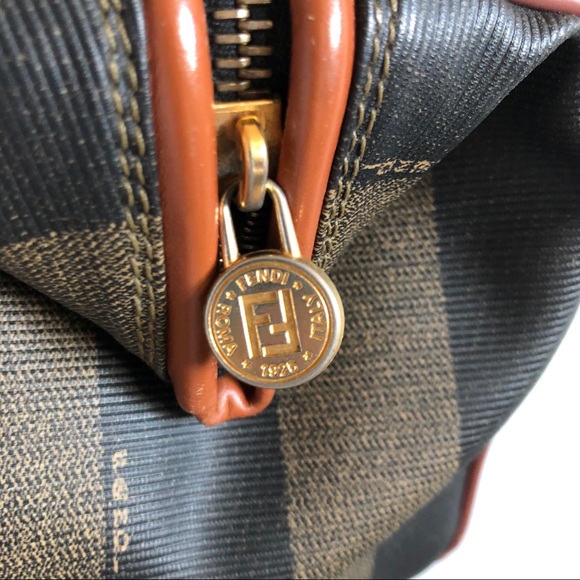 ❌❌SOLD❌❌Authentic Vintage FENDI Penguin 2 Way Bag - Picture 14 of 15